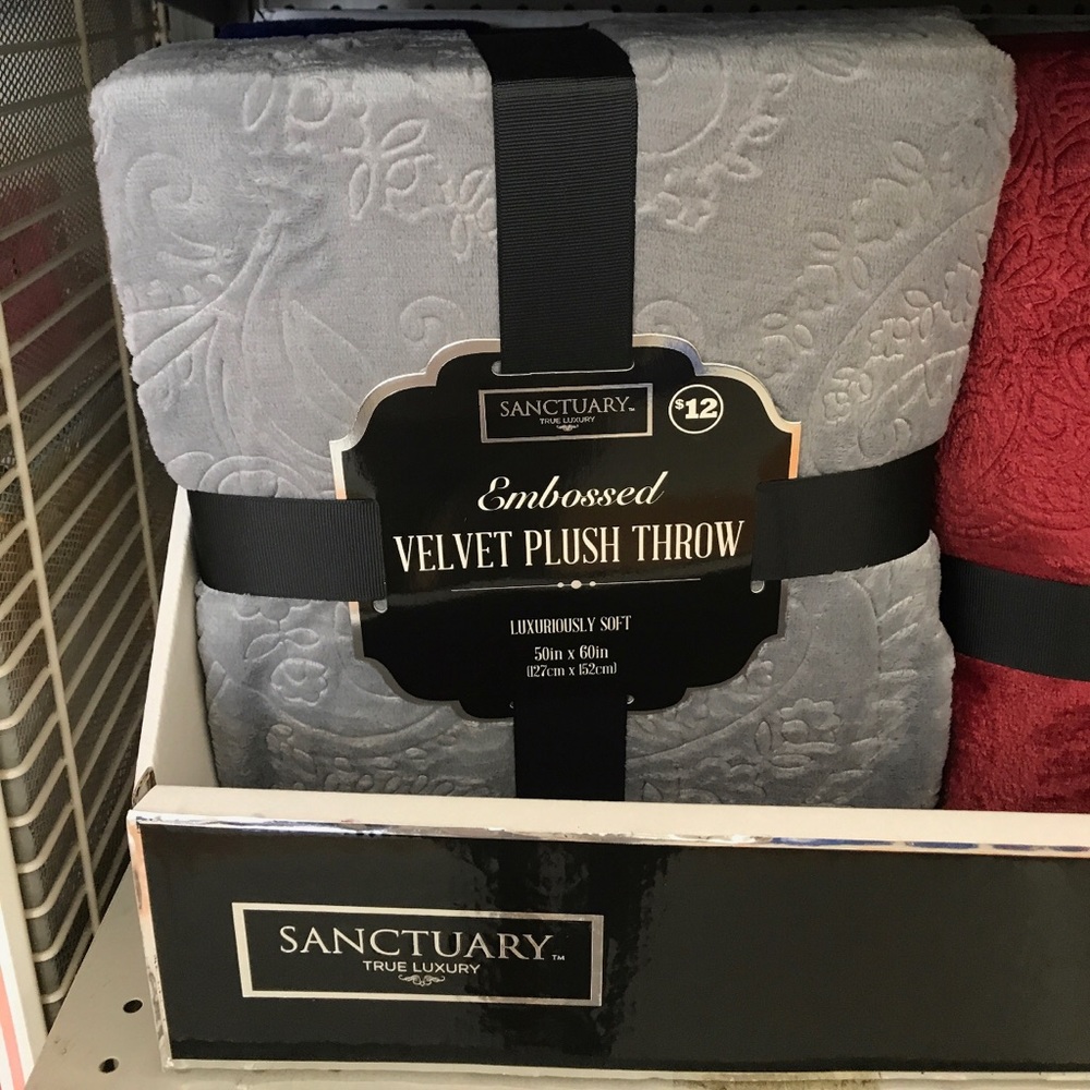 Throw blanket